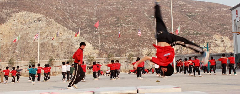 Wushu acrobatics training - Aerial (cartwheel without using hands)